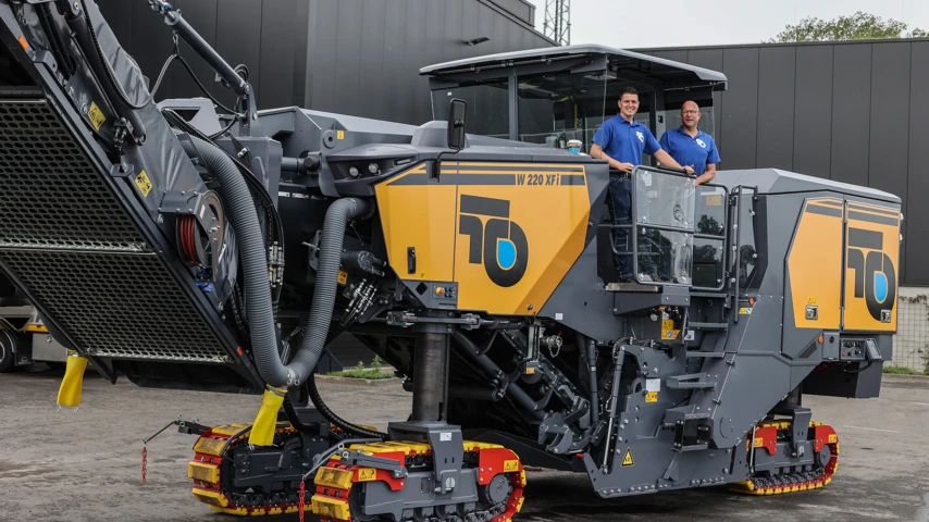 Wirtgen 220 met Guus en Gerard