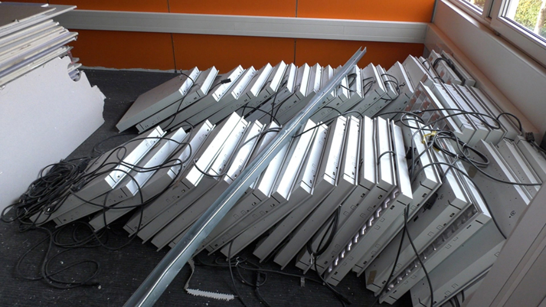 UMCG demontage gebouw T4 lichtbakken