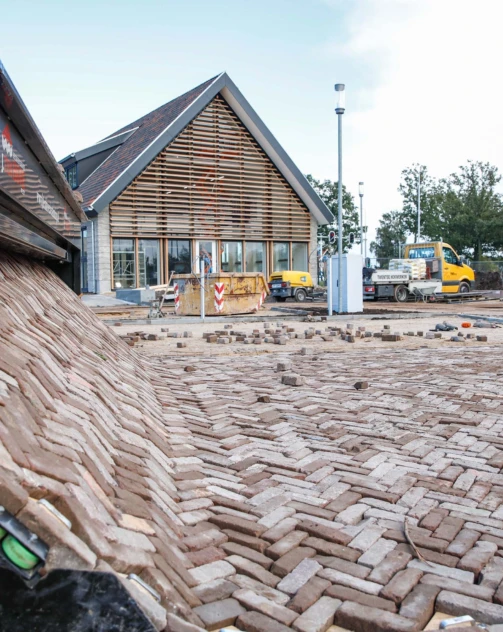 Machinaal straten Borne
