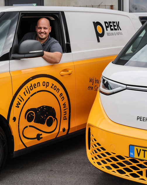 Instagram Peek buzz Thomas